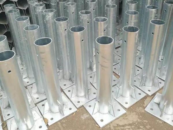 波形護(hù)欄法蘭立柱